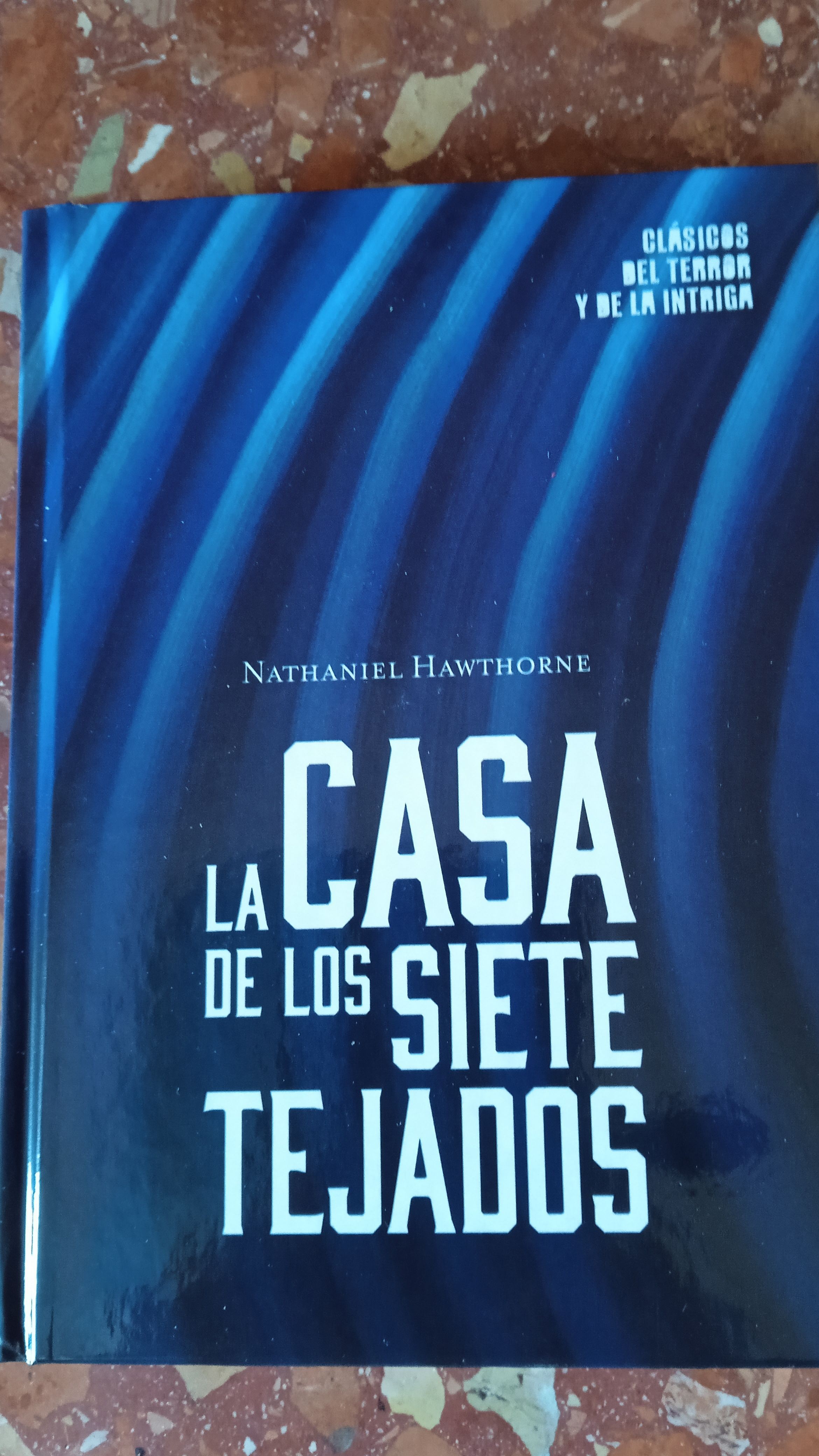 Libro La Casa De Los Siete Tejados Por Segunda Mano