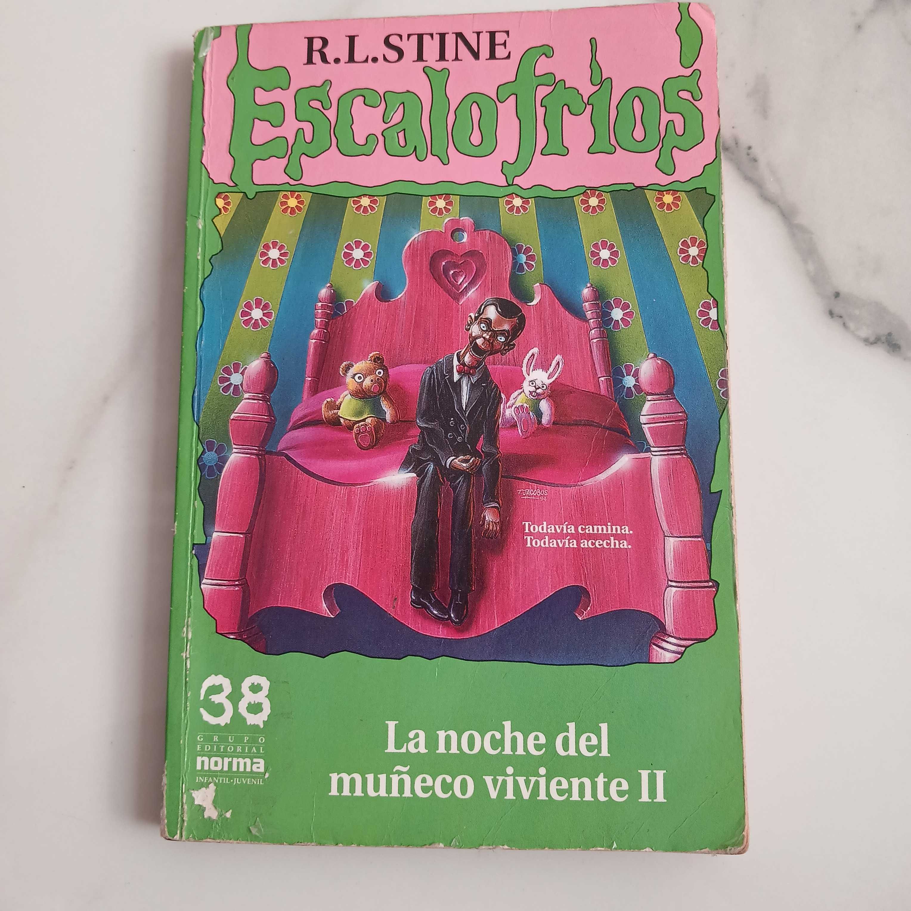 La noche del muñeco viviente 2 – «El Misterio que te Hará Dormir con el Pelo en la Cabeza: La Noche del Muñeco Viviente 2 – ¡La Venganza de R.L. Stine!»