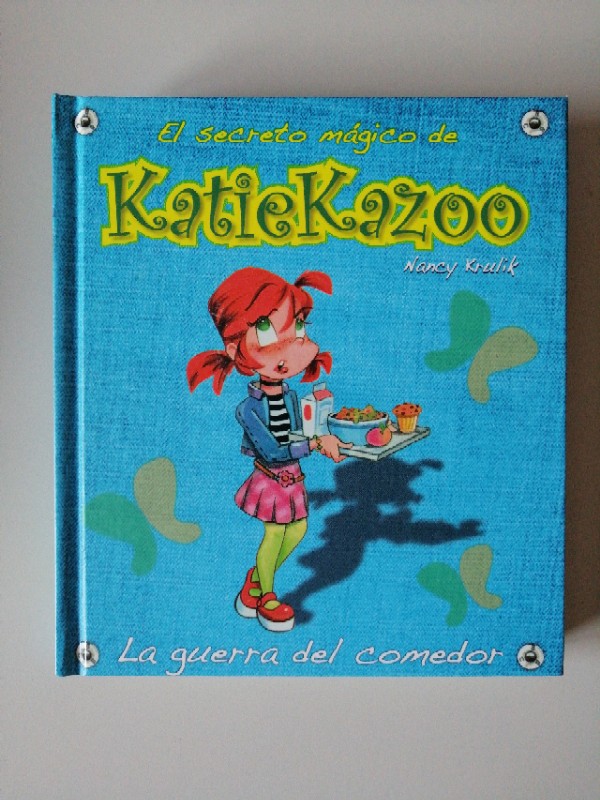 KatieKazoo. La guerra del comedor – «¡Disfruta y lucha! ¡La guía definitiva para dominar el comedor en la ‘Guerra del Comedor’ de KatieKazoo»