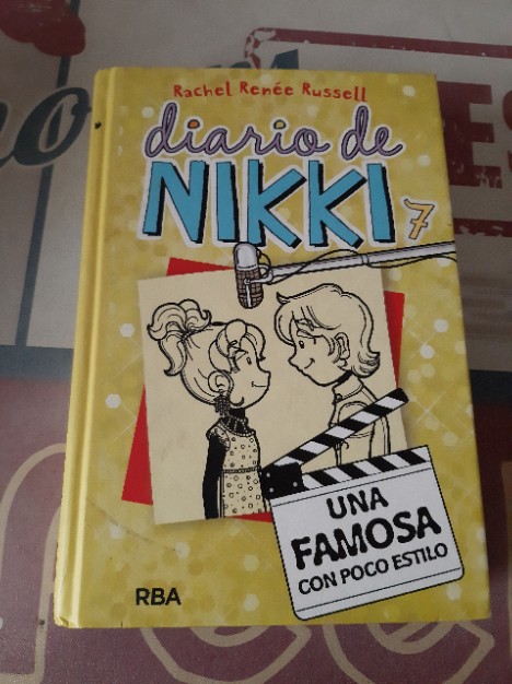 Diario de Nikki 7: Una famosa con poco estilo – «¡Descubre el Secreto detrás del diario más rebelde de la escuela: ‘Diario de Nikki 7: Una famosa con poco estilo'»