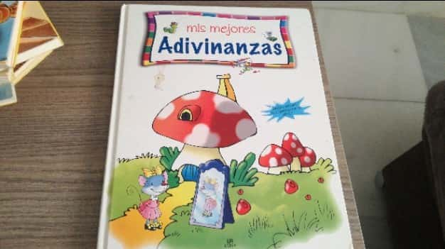 Mis Mejores Adivinanzas / My Best Riddles (Rincon De Lectura / Reading Corner) – «¡Desafíate: Las Mejores Adivinanzas de Lucrecia Persico – ¡Puedes descubrir la respuesta, pero ¿puedes resolverlas todas?»