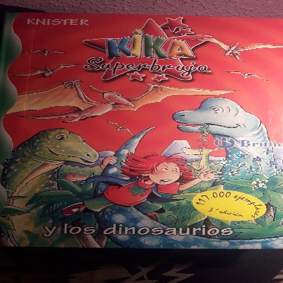 Kika Superbruja y los dinosaurios