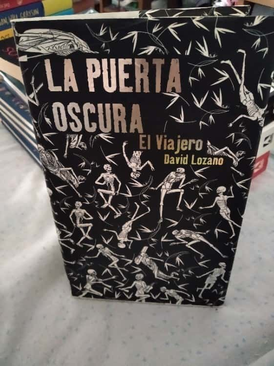 La puerta oscura: El viajero