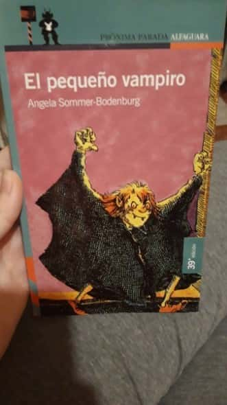 El pequeño vampiro – «Descubre el secreto más oscuro de la infancia: ‘El Pequeño Vampiro’, una lectura inolvidable de Angela Sommer»