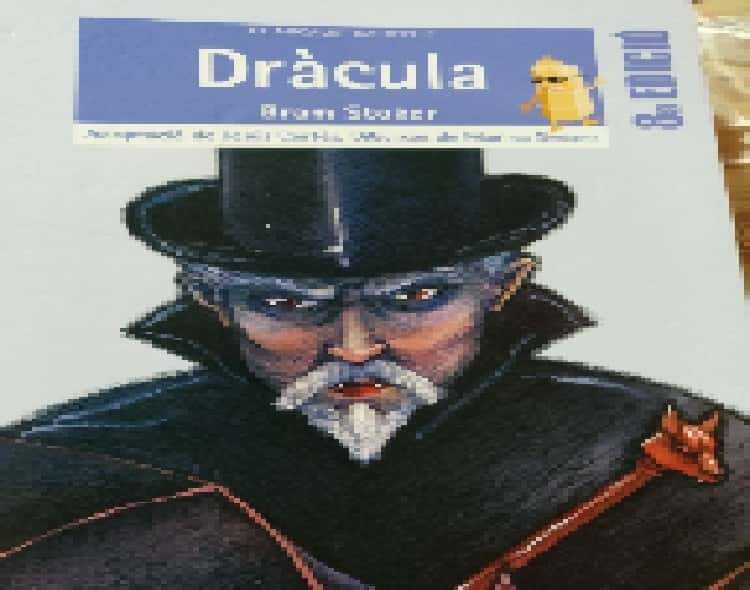 Dràcula – «¡Despierta al terror!: La crónica definitiva del monarca de las sombras en una edición especial de Bram Stoker – ISBN 9788498240566 «