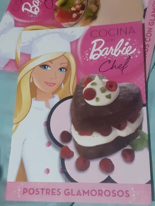 cocina con Barbie chef  – «Cocina con pasión: descubre el mundo gastronómico de Adriana Fernández en ‘Cocina con Barbie Chef'»