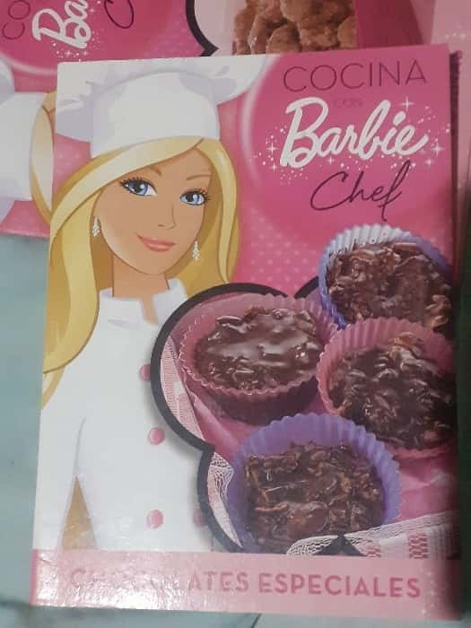 cocina con Barbie chef  – «¡Cocina con Chispa! – «Barbie Chef», la receta perfecta para mujeres ambiciosas en la cocina y en la vida, de Adriana Fernández»