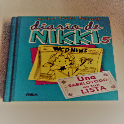 DIARIO DE NIKKI 5:  UNA SABELOTODO NO TAN LISTA – «5 días con Nikki: Una odisea en la cima de la fama – ¡escucha mi secreto!»