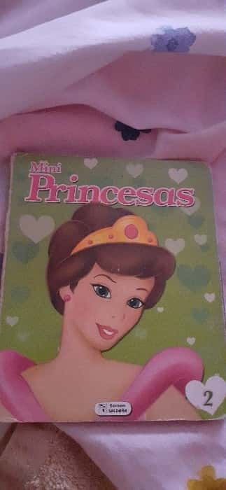 Mini princesas – «Descubre la magia de las mini princesas en este libro único y emocionante de la Editorial Saldaña: 9788499390802»