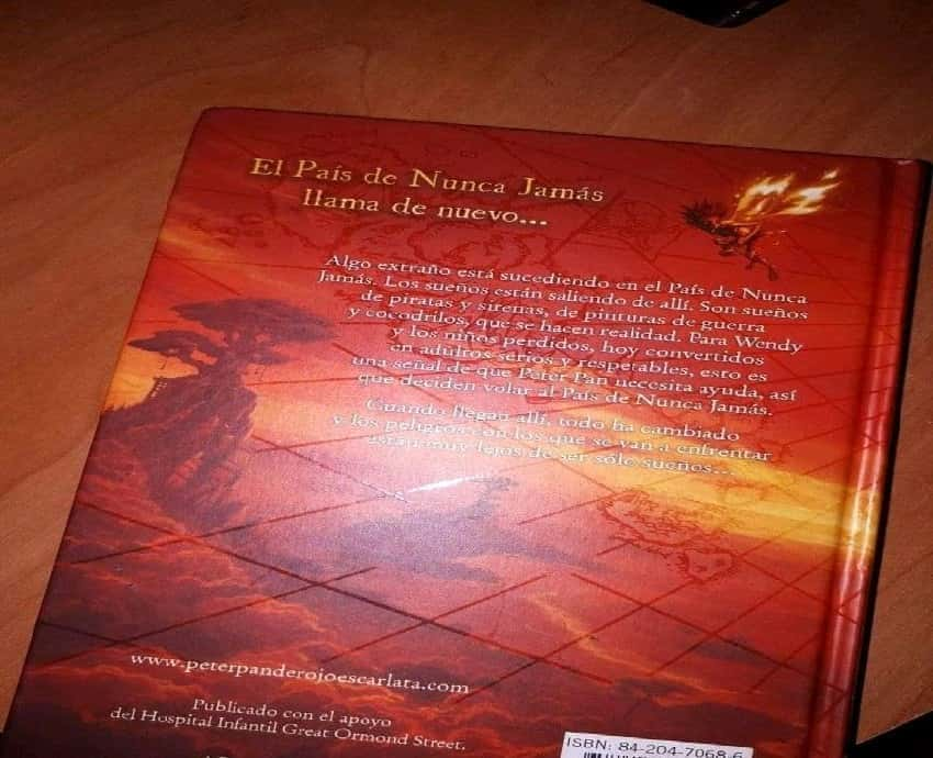 Peter pan de rojo escarlata – «Descubre el secreto oculto detrás de los sueños rojos: ‘Peter Pan de Rojo Escarlata’ te dejará sin aliento»