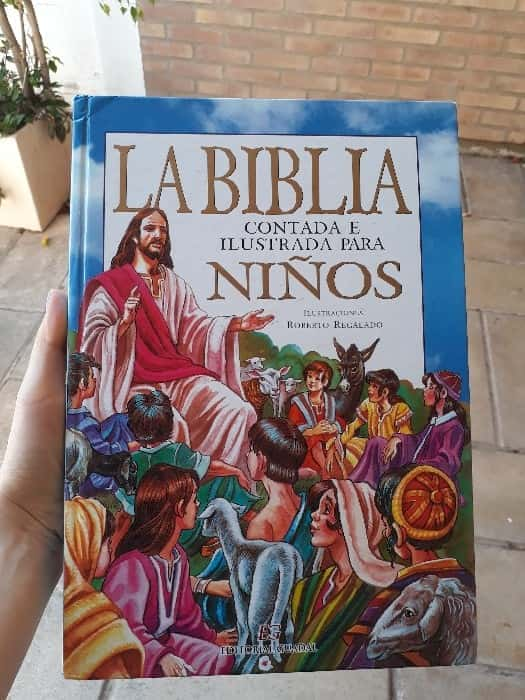 La Biblia contada e ilustrada para niños – «¡Descubre el Secreto más Antiguo del Mundo! La Biblia para Niños: Una Aventura Visual»