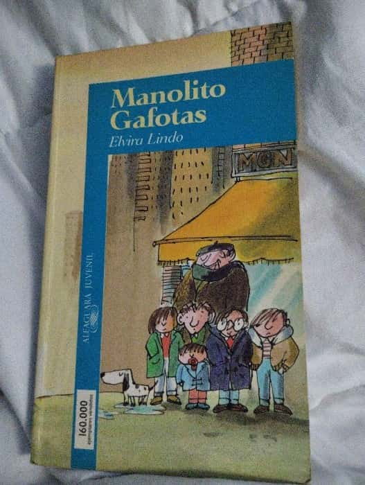 Manolito Gafotas – «¡Descubre el secreto detrás de las gafotas más queridas del mundo! ¡Manolito Gafotas: una historia de amor, amistad y la importancia de no darse por vencido!»