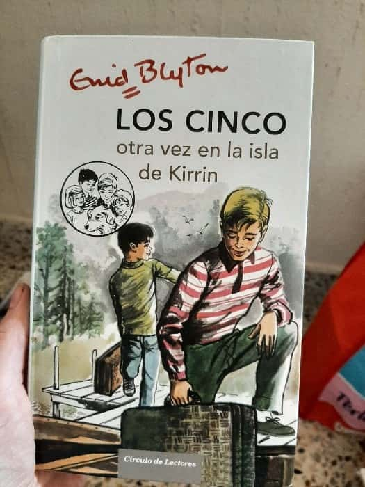 Los cinco otra vez en la isla de Kirrin – «¿Descubre los secretos perdidos en ‘Los cinco otra vez en la isla de Kirrin’?», ISBN 9788467250862