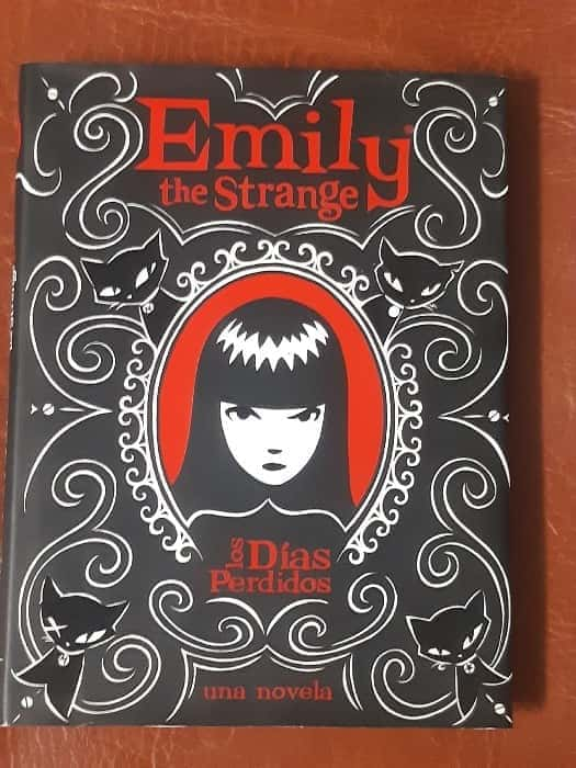 Emily the Strange: Los dias perdidos – «Descubre los secretos oscuros de Emily Strange: Una aventura sin fin en ‘Los días perdidos'»