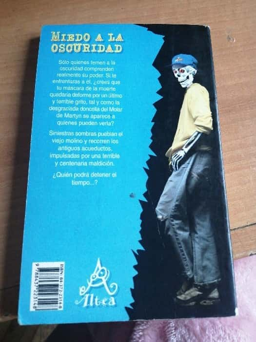 Miedo a la oscuridad  – «Desciende al abismo: ¿puedes soportar ‘Miedo a la oscuridad’ de Christopher Carr?»