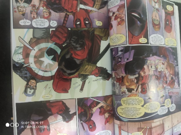 ¡Embárcate en una Aventura Desquiciada con «Deadpool: Matando para Vivir» de Marvel, una Explosión de Humor de la Editorial Panini Comics!