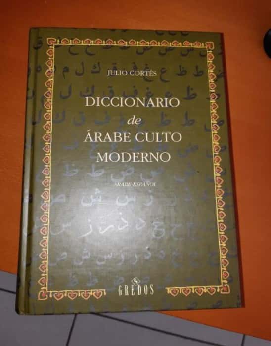 Libro de segunda mano: Diccionario de árabe culto moderno
