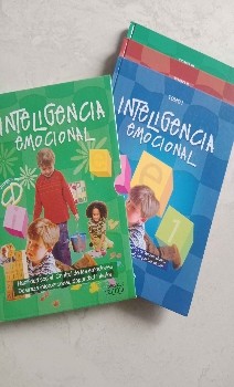 Descubre el Secreto para Amar con Intención: Una Análisis Detallado de ‘Inteligencia Emocional’ de María Elena López María Fernanda González