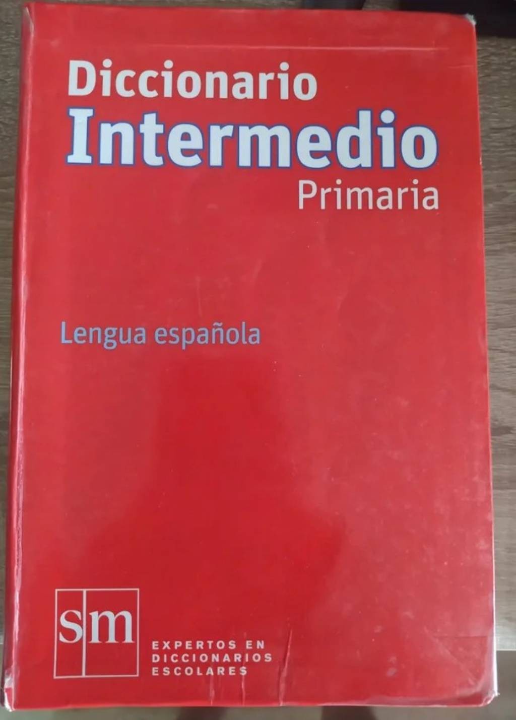¡Descubre el poder del español! – Una crítica inesperada al Diccionario lengua española de la editorial SM