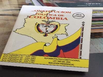 Libro de segunda mano: Constitución política de Colombia