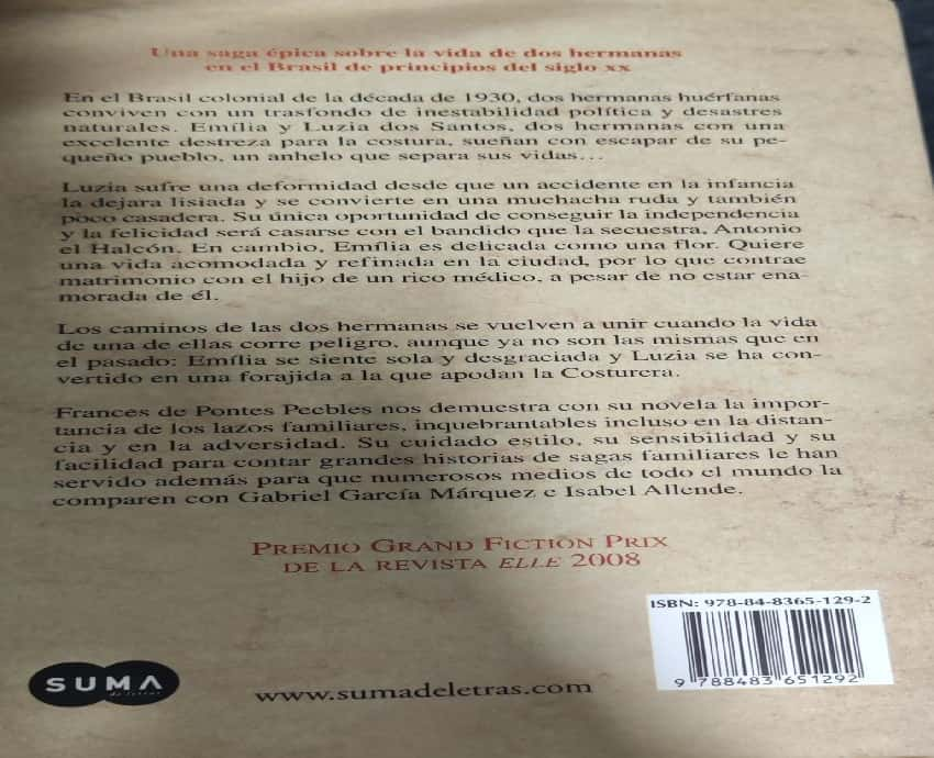 La Costurera: Tejiendo Emociones y Secretos en Cada Punto