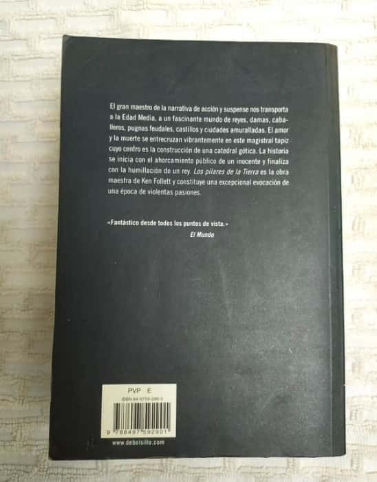 Los Pilares de la Tierra: Una Épica Maestra de Intriga y Construcción.