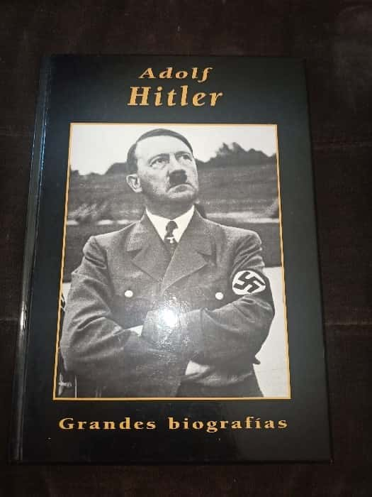 Explorando la Oscura Historia: «Adolf Hitler» de Margarita Witt