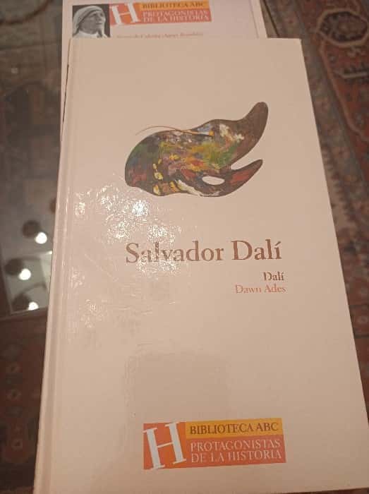 Explorando la Genialidad Surreal: Reseña de «Salvador Dalí» por Dalí – Dawn Ades