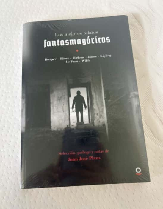 ¡Sumérgete en el Misterioso Mundo de «Los Mejores Relatos Fantasmagóricos»!