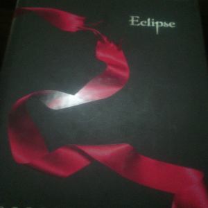 Descubre la intensidad de ‘Eclipse’ de Stephenie Meyer.