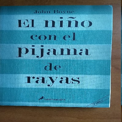El niño con el pijama de rayas (Novela (Best Seller)) : Boyne