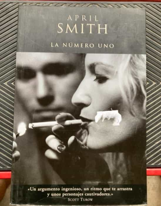 La Número Uno: Un emocionante thriller de April Smith