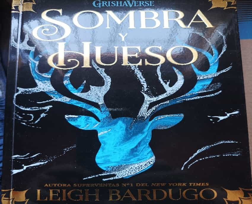 Sombra y Hueso: Un Mundo de Fantasía Épica y Magia Oscura