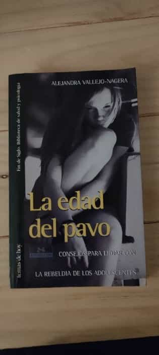 Descubre las aventuras y desafíos de la adolescencia en ‘La edad del pavo’.