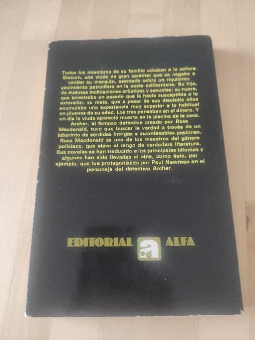 Sumérgete en el misterio de ‘La piscina de los ahogados’ de Ross Macdonald