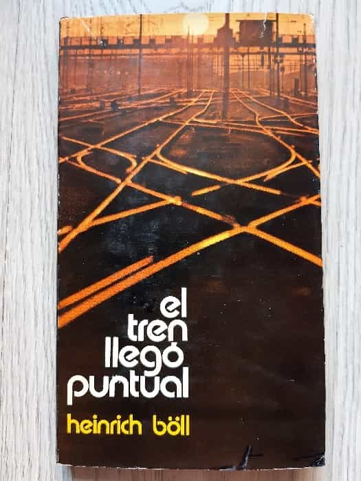 El tren llegó puntual: Una novela cautivadora sobre la guerra y la lucha por la supervivencia