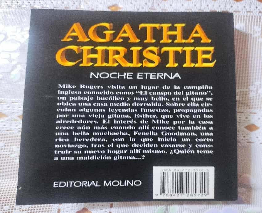 Noche Eterna (New Agatha Chris Tie Mysteries)