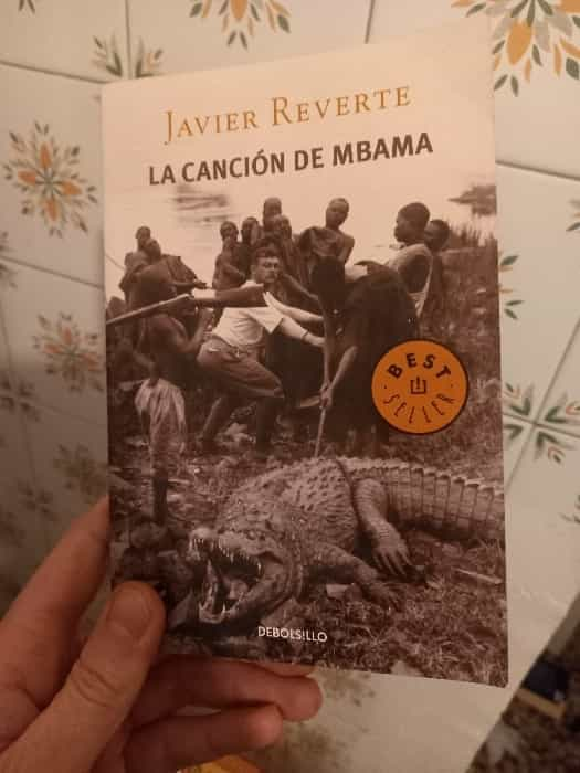 La Canción de Mbama: Un viaje épico por tierras africanas de la mano de Javier Reverte.