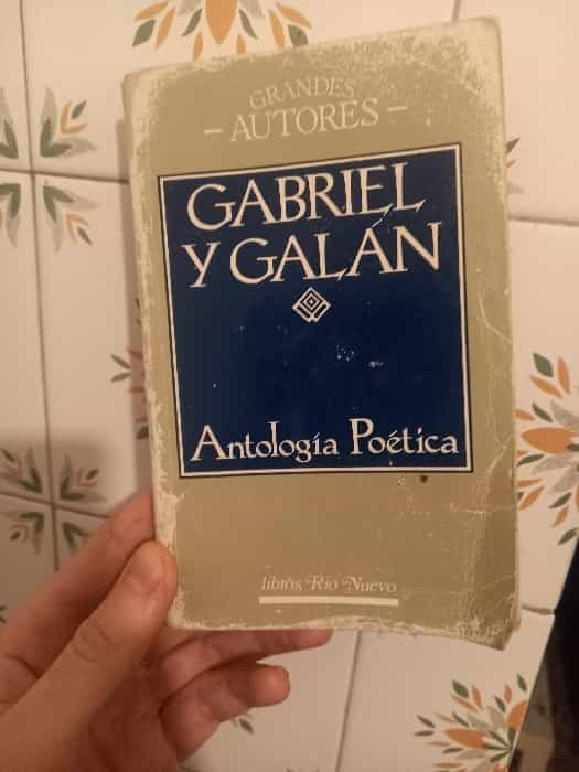 Antología poética: Un Viaje a Través de la Emoción y la Belleza