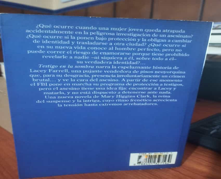 Testigo en la sombra: Un thriller que te mantendrá al filo del asiento.