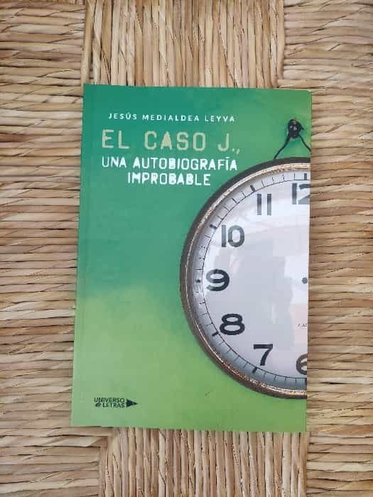 Descubriendo la improbable autobiografía en El Caso J.