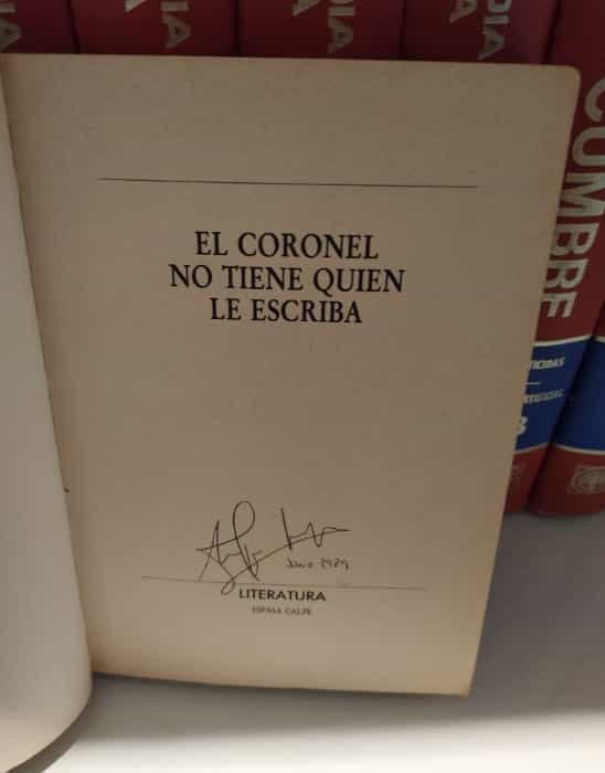 Imagen 2 del libro El Coronel No Tiene Quien Le Escriba  No One Writes to the Colonel (Coleccibon Austral)