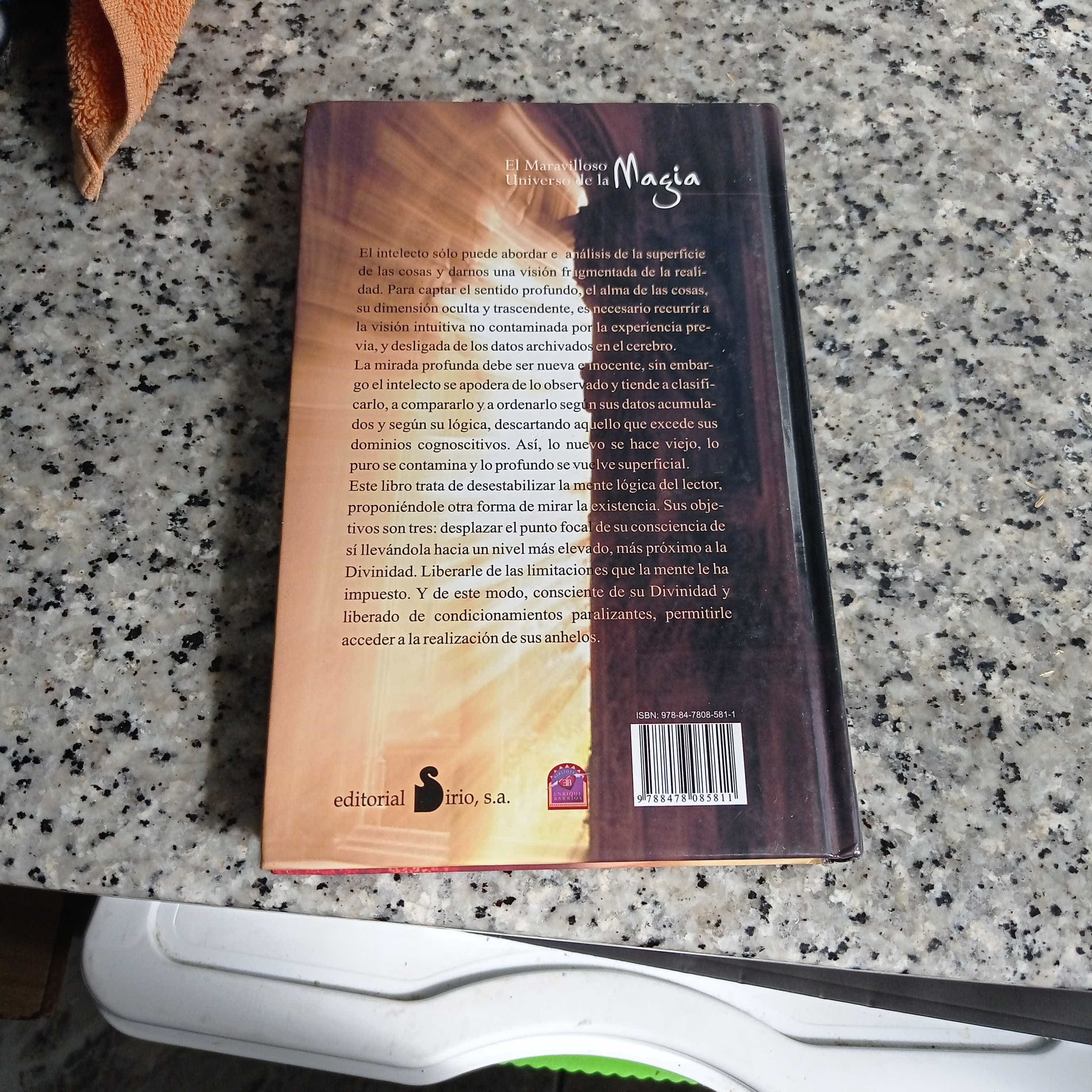 Imagen 2 del libro El maravilloso universo de la magia