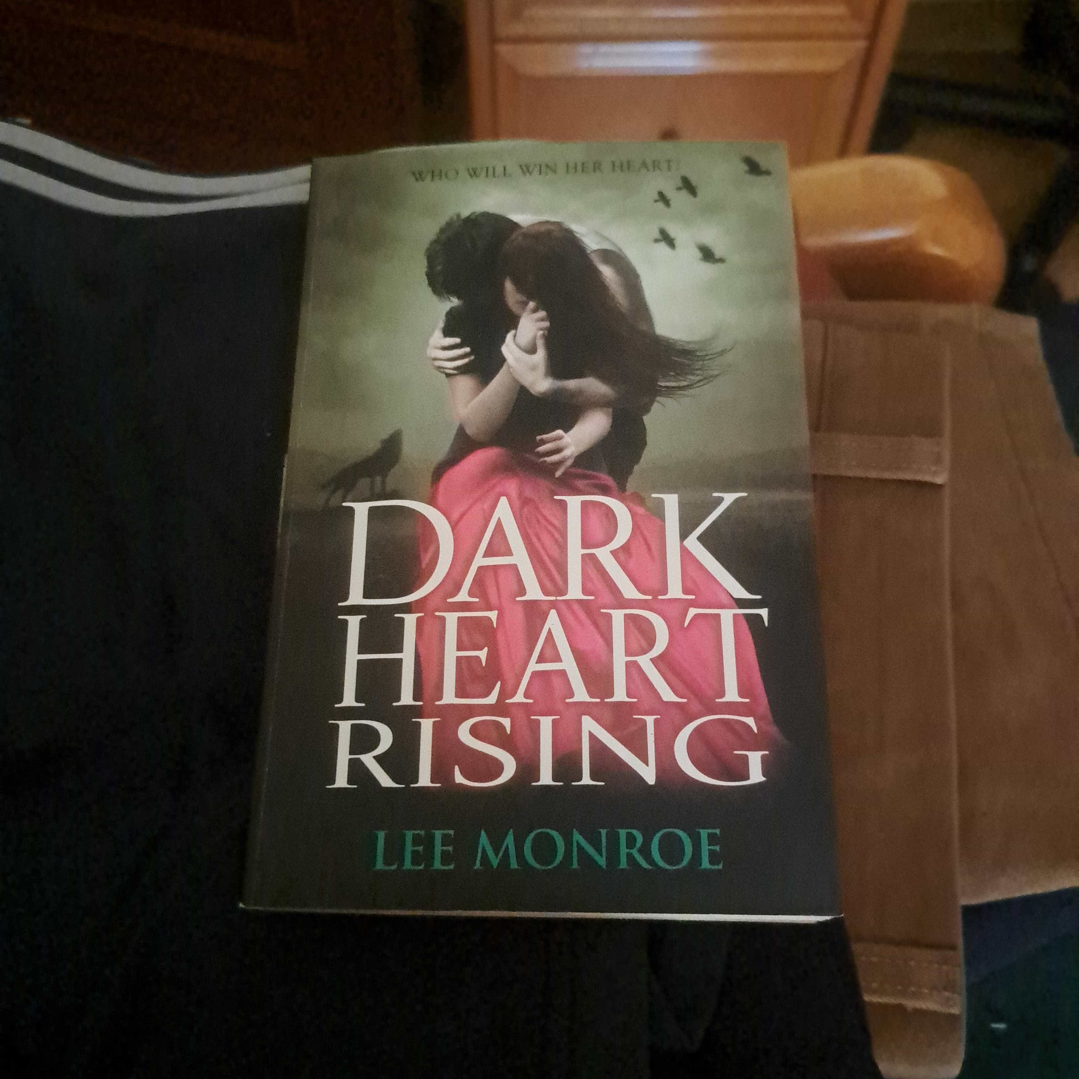 Dark Heart Rising: Amor y Magia en un Mundo Sobrenatural