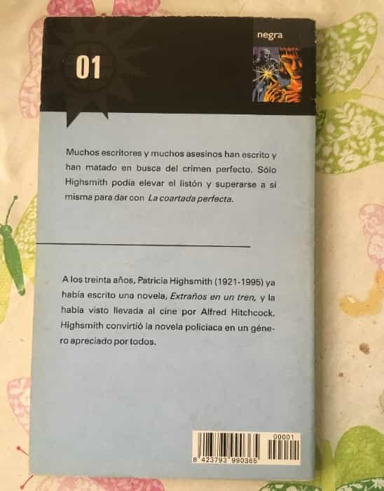 Sumérgete en la Intriga de ‘La Coartada Perfecta’ de Patricia Highsmith