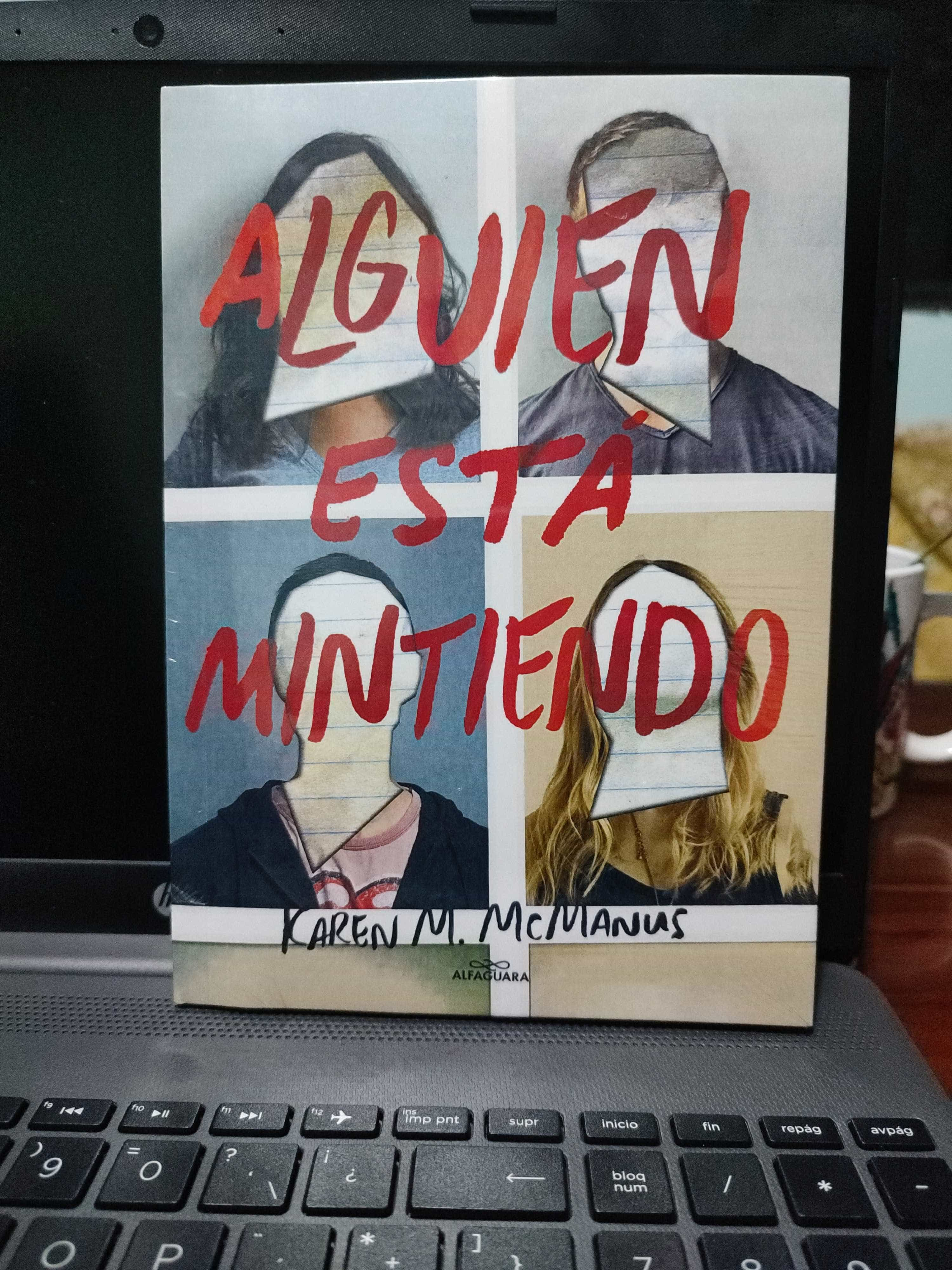 Alguien está Mintiendo: Un Thriller de Secretos y Mentiras