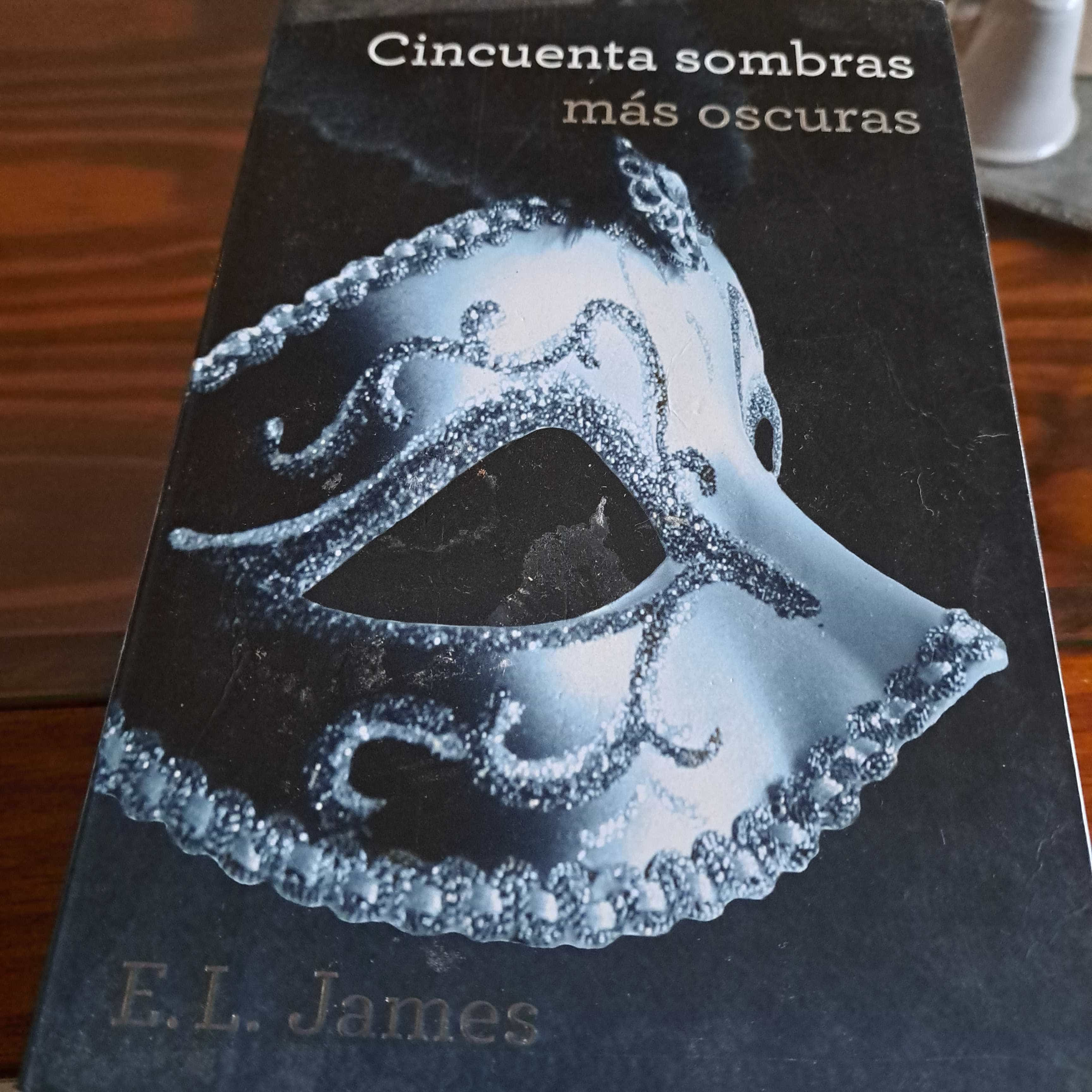 Cincuenta sombras más oscuras