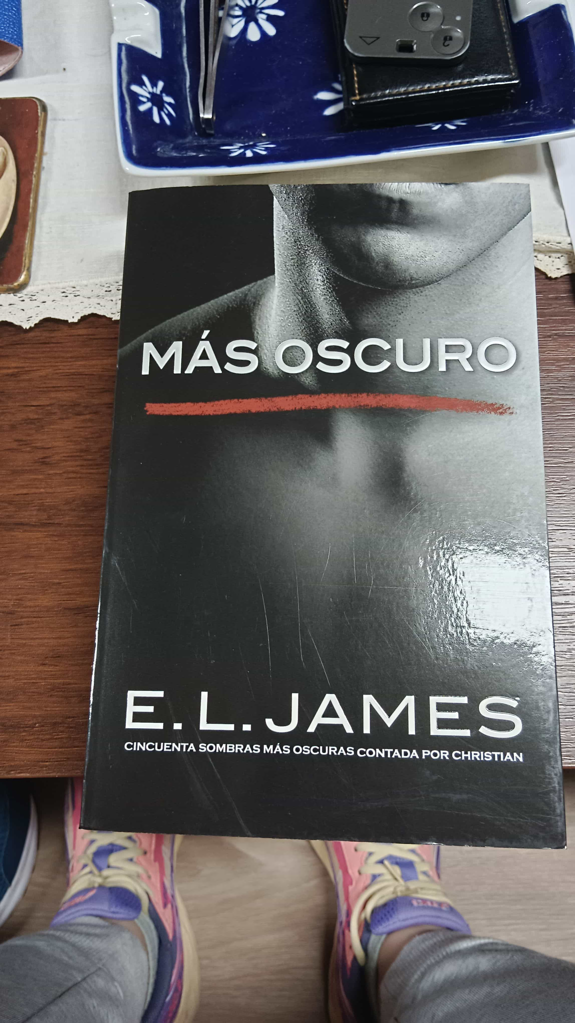 Mas oscuro