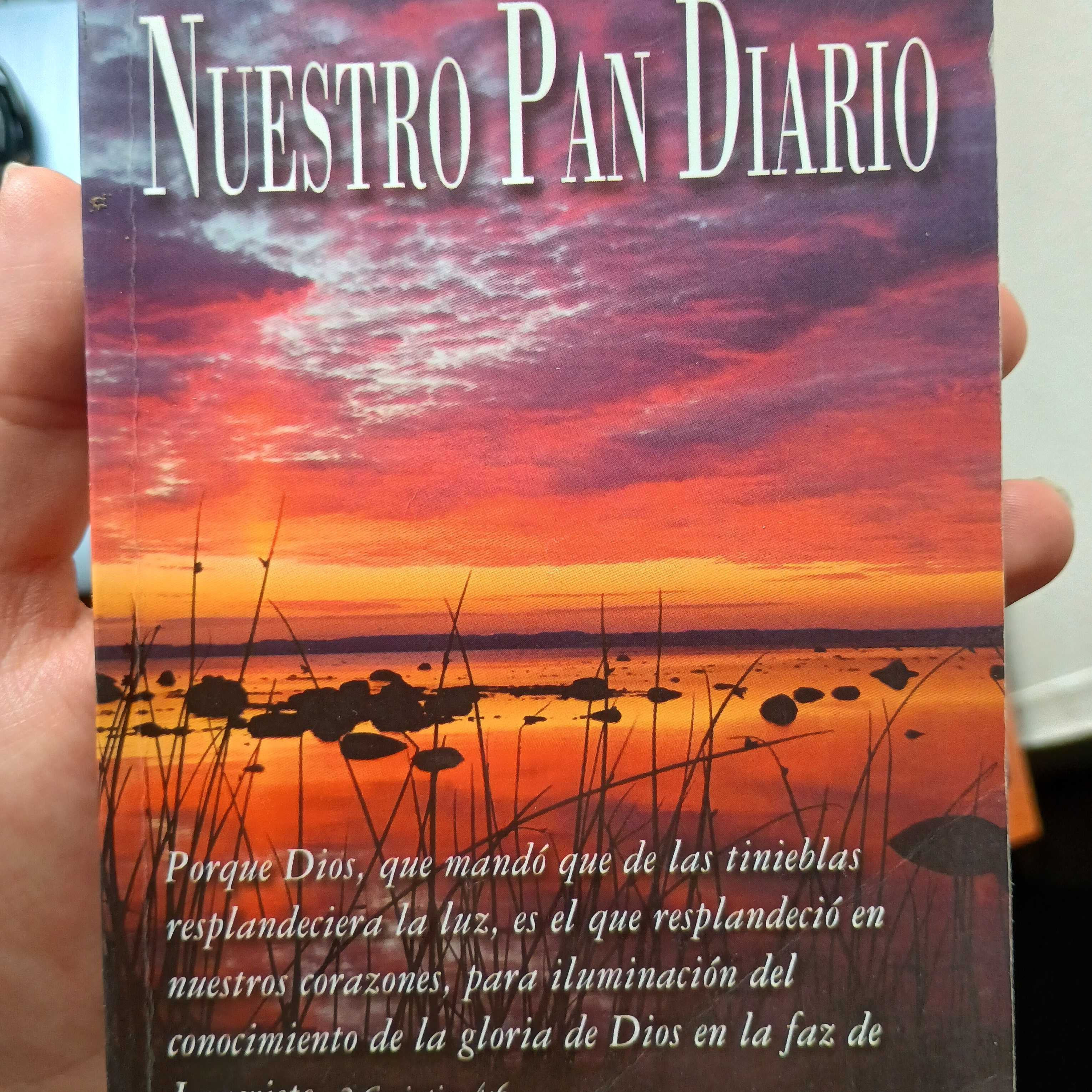 Nuestro Pan Diario – «¡Día de vida en un pan diario: Un libro que te lleva a vivir»