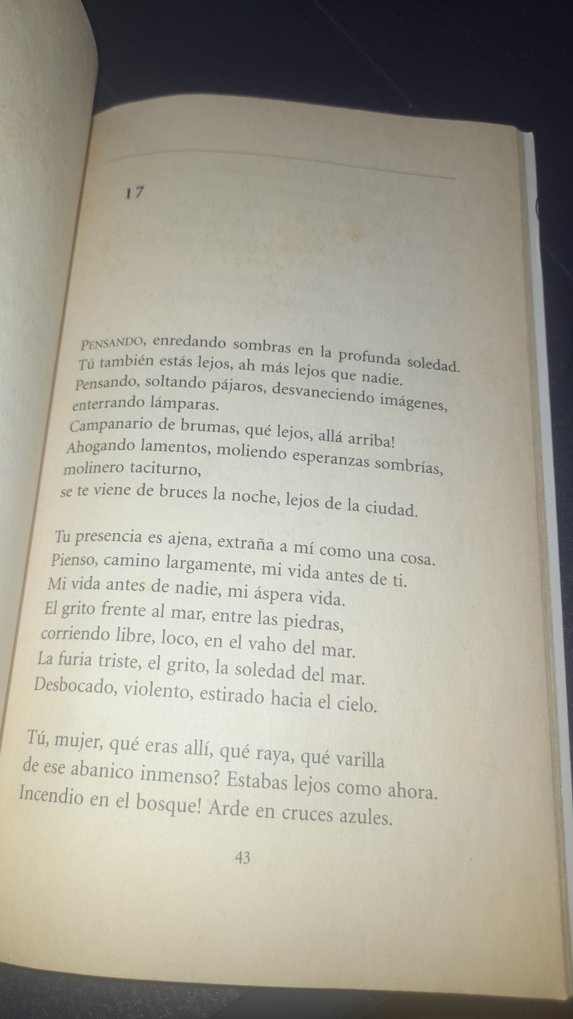 VEINTE POEMAS DE AMOR Y UNA CANCION DESESPERADA